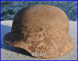 #76 WWII Germany German Original War Damaged Relic Combat Helmet M40 WINTER