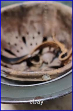Original German WW2 Helmet 1939-1945? 40, ET 64 collectible condition Original German WW2 Helmet 1939-1945? 40, ET 64 collectible condition