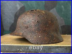 Original WW2 Battl. Relic German Helmet M35 with Liner / winter Camo